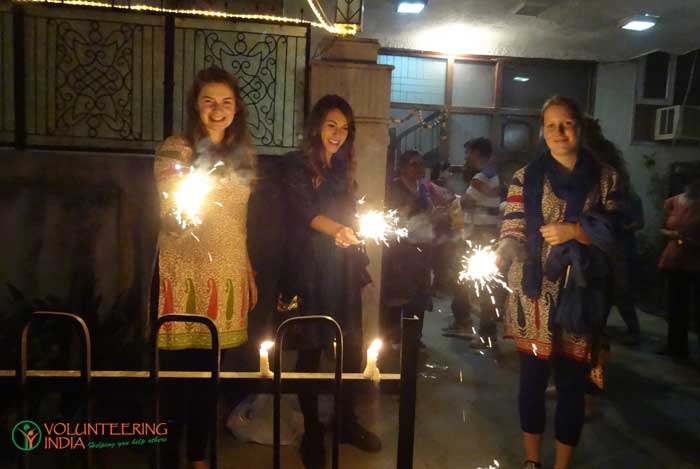 volunteers-celebrating-diwali-in-india-08