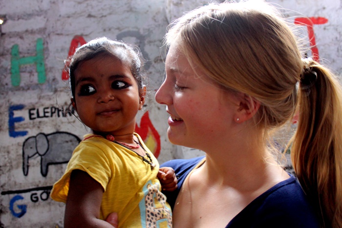 volunteer with children in India